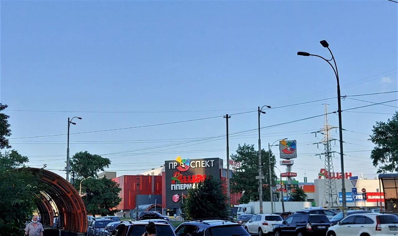 Просторі Апартаменти Kiev Bagian luar foto